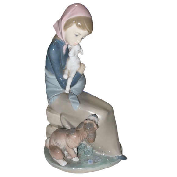 LLADRO Devotion Figurine Girl W/Lamb & Dog Glossy‎ Porcelain Handmade Spain